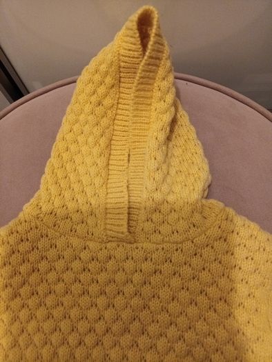 Brand new childs hat &snood by leigh Tucker @ Dunnes