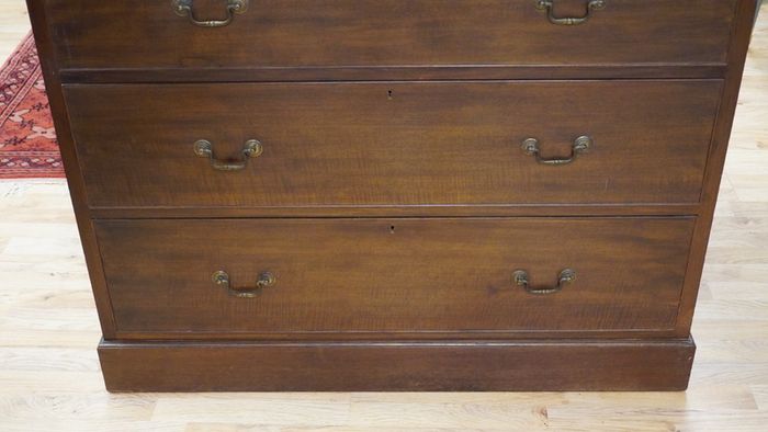 Antique Mahogany Chest of Drawers