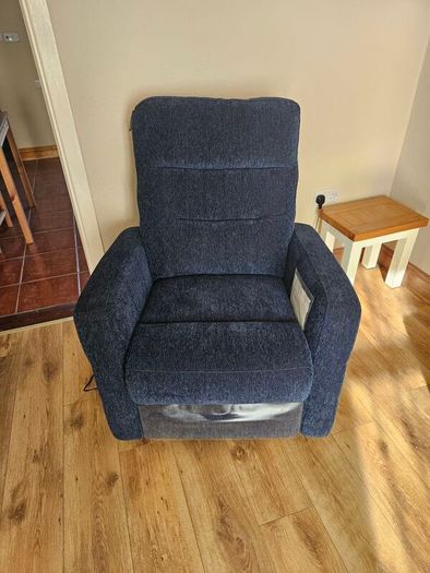 Recliner chair - electric