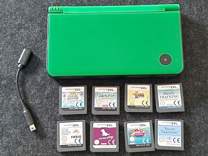 Nintendo DSi XL Green Console 8 Games Bundle