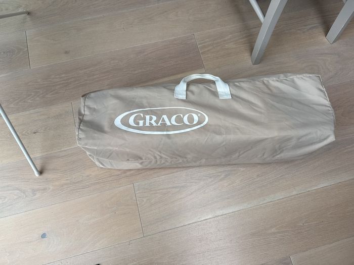 Baby travel cot