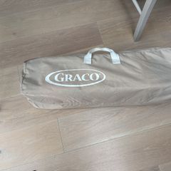 Baby travel cot