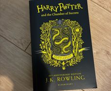 Harry Potter 20th Anniversary Hufflepuff edition
