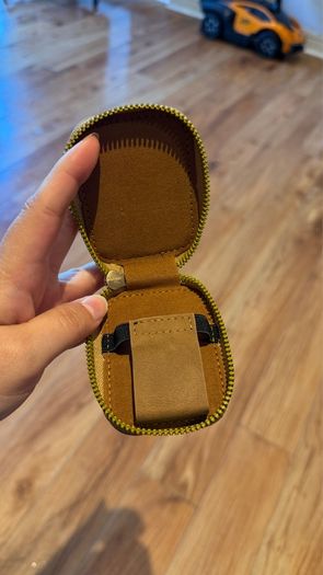 Aipod case & keychain