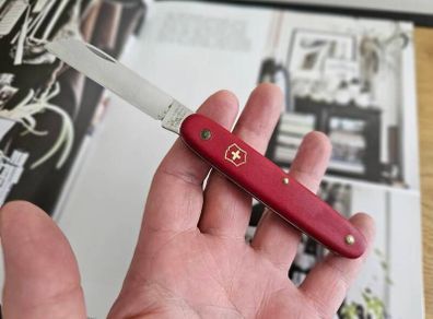 Victorinox Gardening Knife Utility Tool Swiss Army Knife