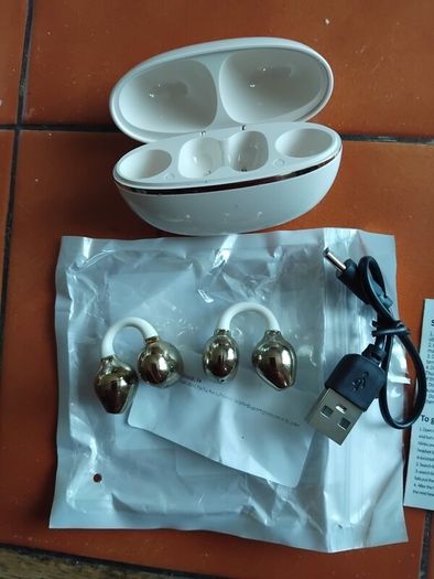 New clipon bluetooth earphones