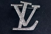 Fashion diamante brooch, D18 post 3e