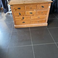 pine chest of drawers