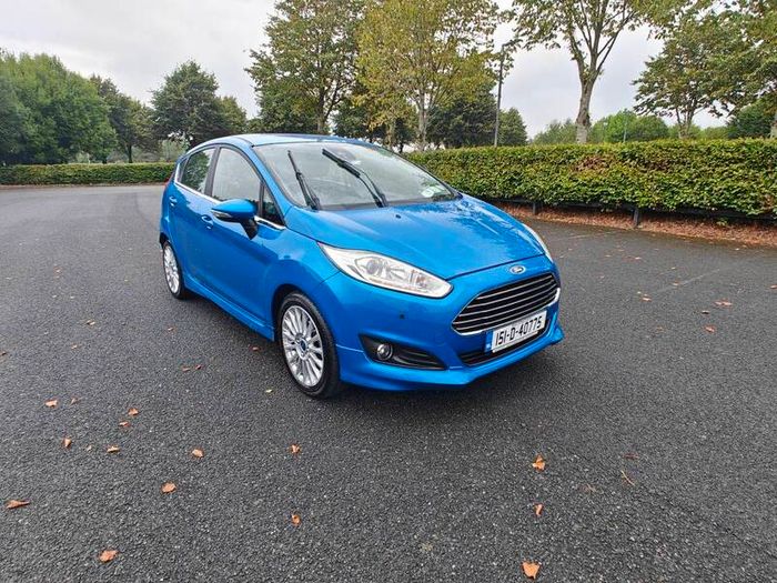 2015 Ford Fiesta Automatic low mileage