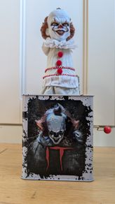 Pennywise From It!!! Rare Musical Jack In The Box Item!!