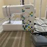 sewing machine Image 2