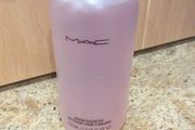 MAC brush cleaner