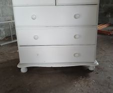 Chest of drawers
