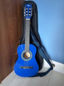 1/2 Classical guitar and guitar case