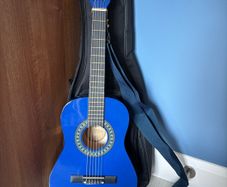 1/2 Classical guitar and guitar case