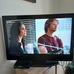 30 inch Walker TV with remote in perfect working order