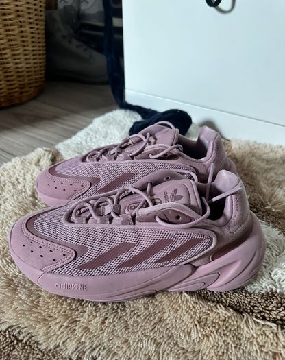 Adidas ozelia trainers