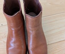 Brown leather Chelsea ankle boots