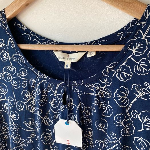 BNWT Seasalt Cornwall Navy Blue White Botanical Leaf Appletree T-Shirt Top