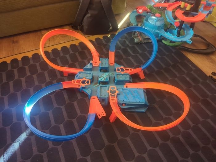 Hot Wheels Criss Cross Crash set
