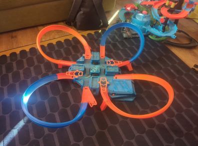 Hot Wheels Criss Cross Crash set