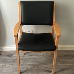 Compression chair