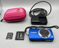 Canon PowerShot A3300 IS 16.0MP Compact Digital Camera Blue - Full Kit - 32GB SD