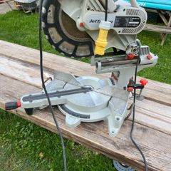 cross cut mitre saw