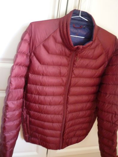 Spital Fields Gents Quilted Puffer Bomber  90% Down Puffer & 10% Feather Zipped Jacket coat. Medium. Colour Wine/burgundy/oxblood. Immaculate. Spitalfields