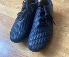 kids football boots size 5 38 Under Armour