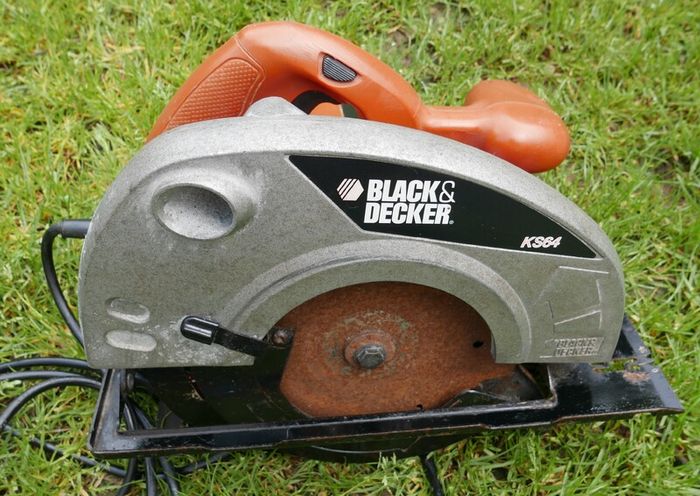 Black & Decker KS64 Circular Saw 230V 1300W 65mm (working)
