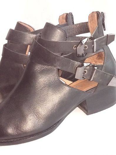 PRICE DROP, Fabulous "Jeffrey Campbell, Cut Out black leather ankle boots in perfect condition, Size 41/7