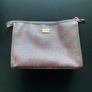 DKNY cosmetic bags Image 4