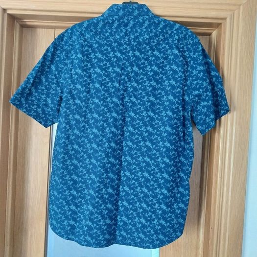 Mens shirts, Excellent Condition, Size XL.