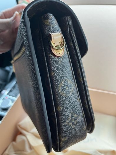 Louis Vuitton Pochette Metis handbag