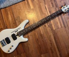 1988 Yamaha Motion B medium scale Bass