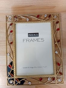 Next picture frame
