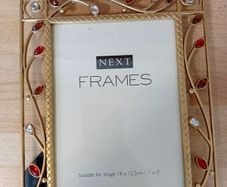 Next picture frame