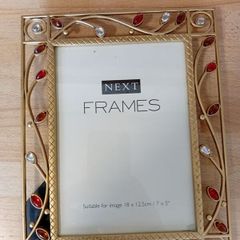 Next picture frame