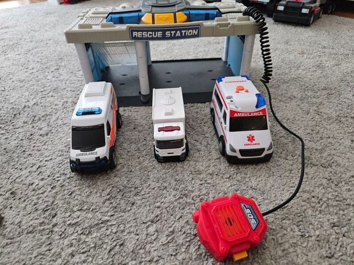 Play cars and garage