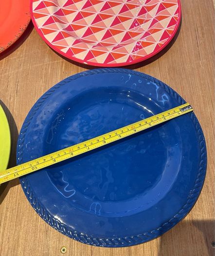 Large Melamine Dinner Plates (4)