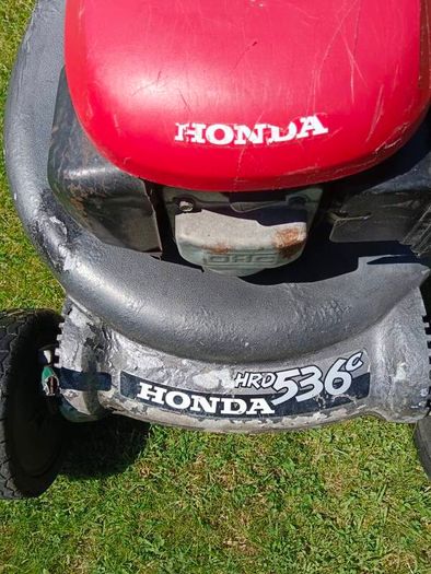 Honda HRD 536 C Hydrostatic self drive roller lawnmower with 23 inch aluminium deck,in excellent working condition.