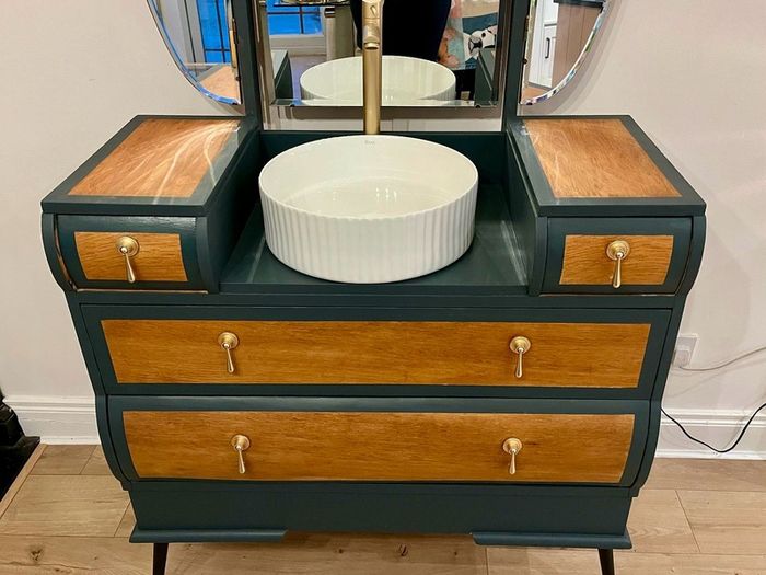 A Striking, Bespoke Bathroom Vanity