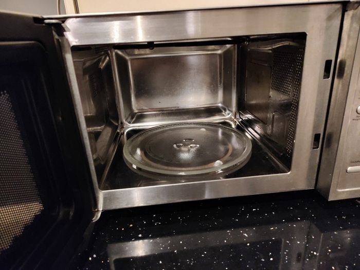 Delonghi Microwave