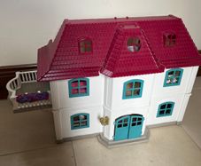 Schleich lakeside house