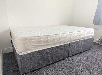 Double Bed: Base + Mattress