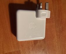 Apple USB-C 61w Power Adapter