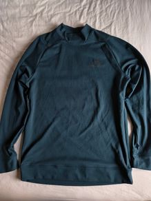 Under Armour top