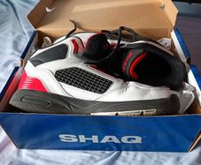 Basketball boots size 7