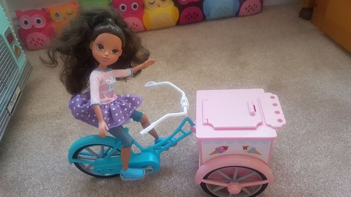Moxie Girlz Ice Cream Bike & Sophina Doll